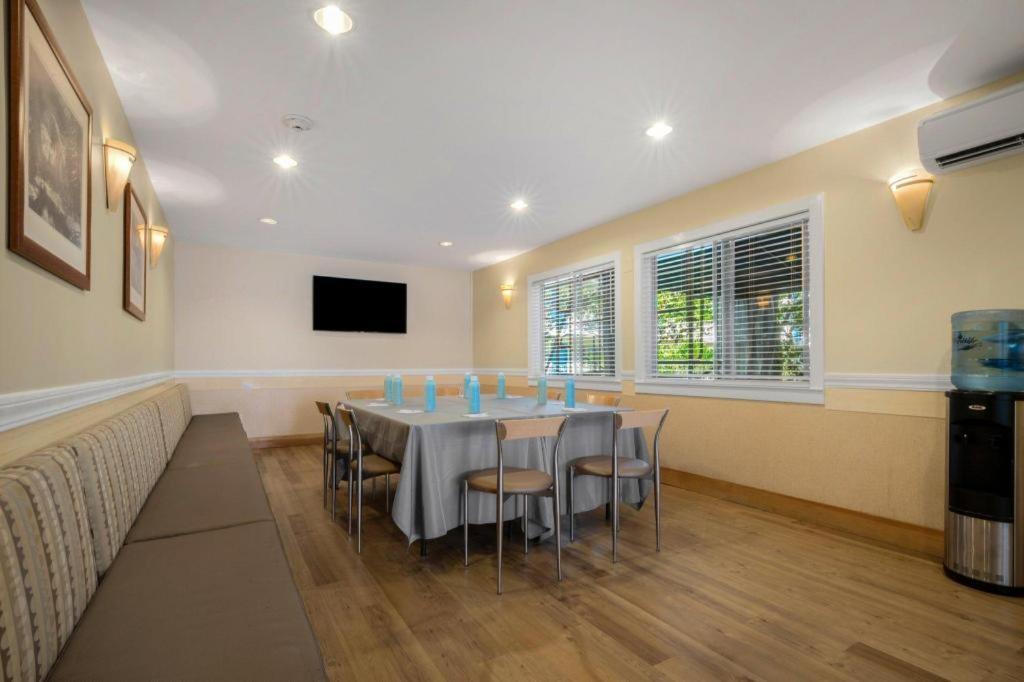 Marin Suites Hotel Corte Madera Esterno foto